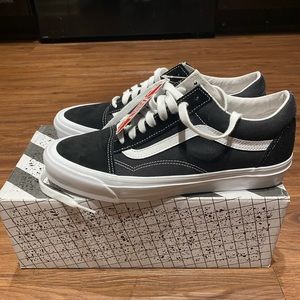 VANS OG OLD SKOOL LX MENS SIZE 10 BLACK